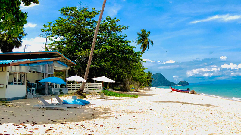 Vistal de la playa de Khanom a Tailandia