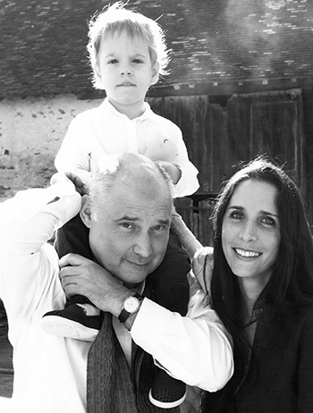 foto de los fundadores de Asia My Way, Olivier RYmer y Angelique Labrune con su hijo Arthur