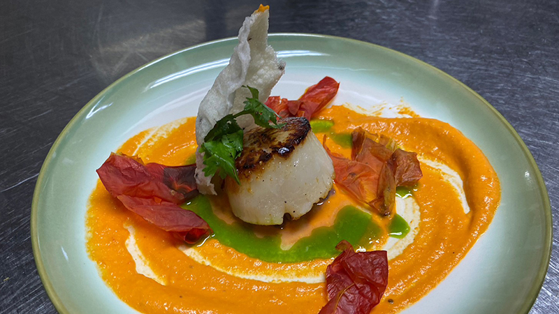 Un plato al restaurante Ikigai Chiang Mai