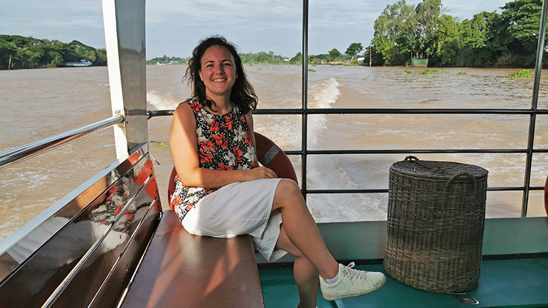 Una viajera espanola en un barco por el Mekong