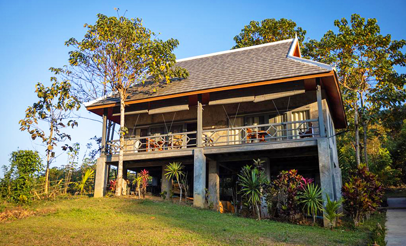 Vista del hotel Maison de Nong Khiaw en Laos