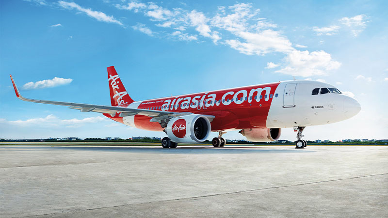 Foto de un avion A320 de la aerolinea Air Asia