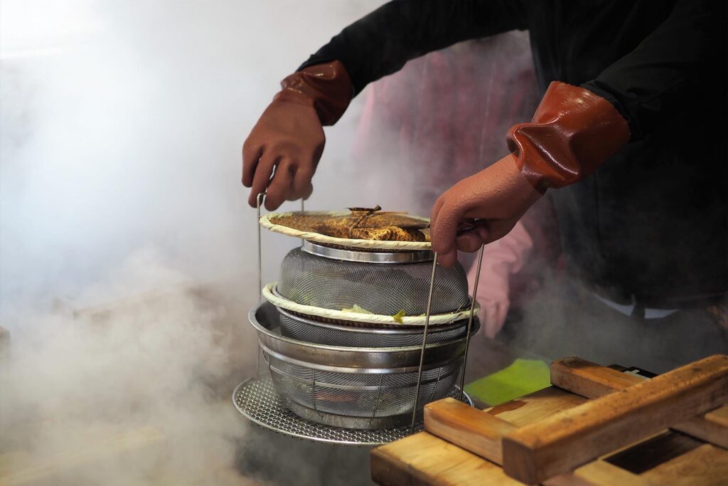 Julien Giry prepara un plato con calor geotérmico en Japón.